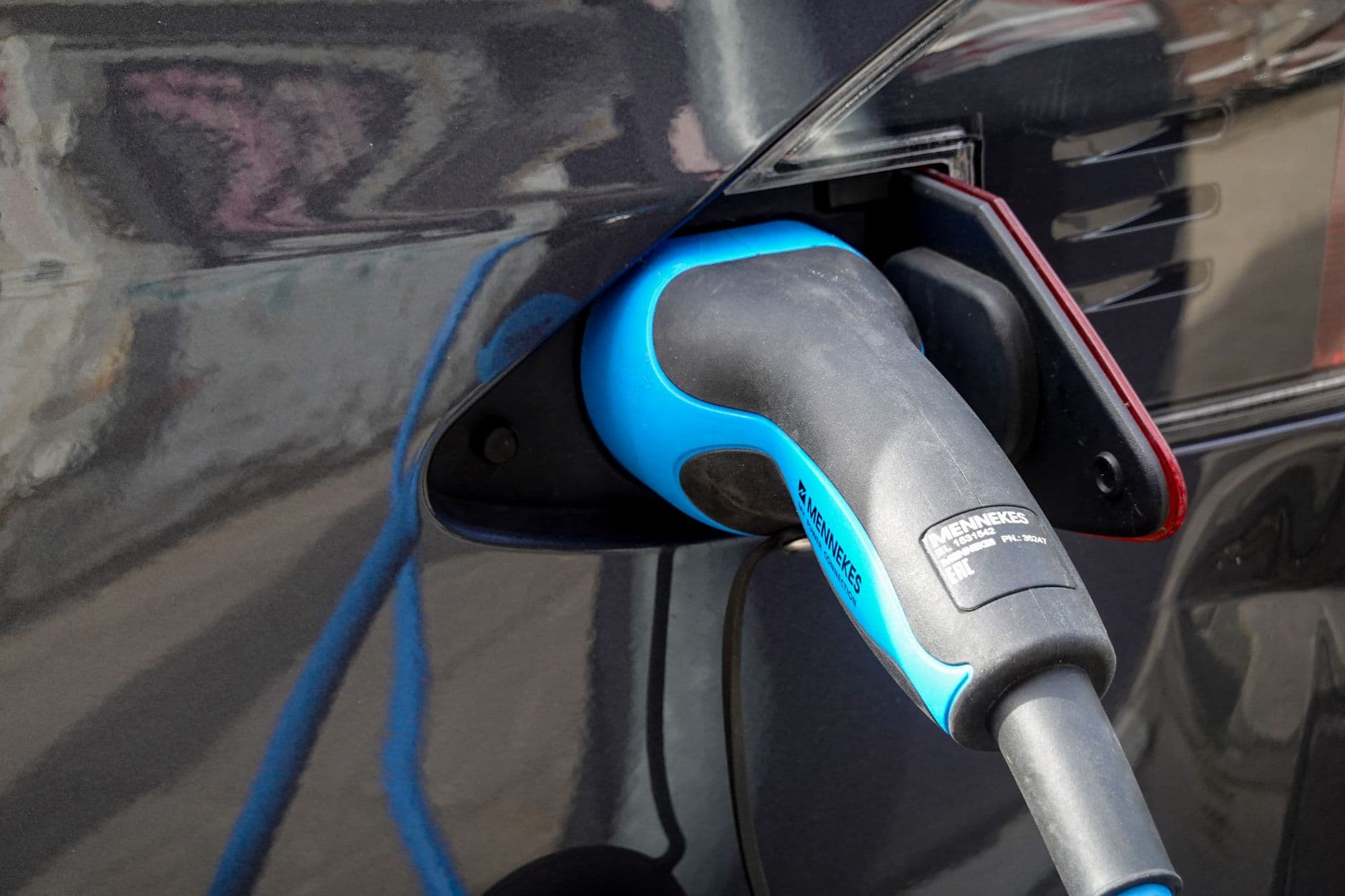 Laadstekker type 2 in een elektrische auto